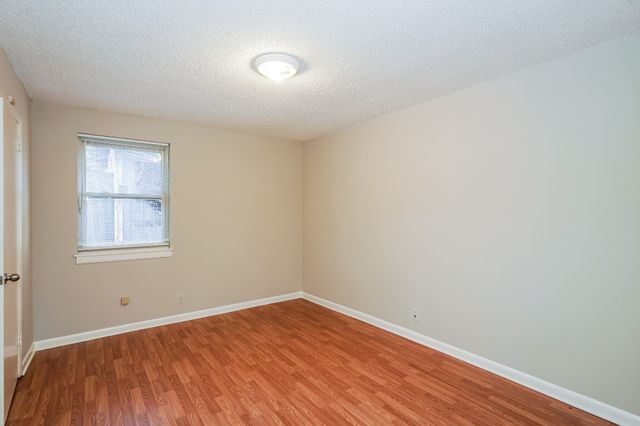 4355 Central Valley Dr, Hermitage, TN 37076