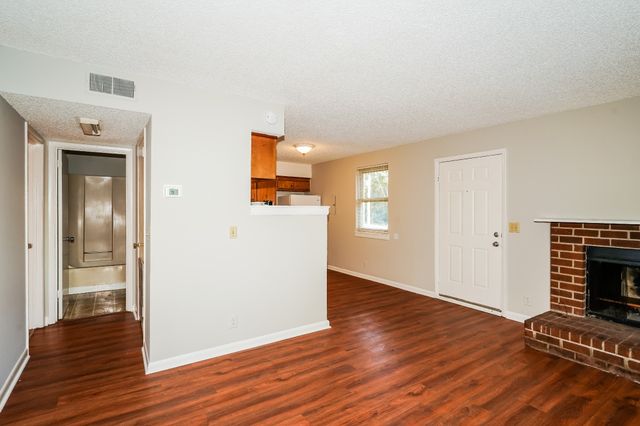 4355 Central Valley Dr, Hermitage, TN 37076