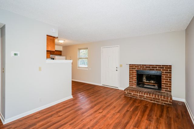 4355 Central Valley Dr, Hermitage, TN 37076