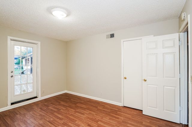 4355 Central Valley Dr, Hermitage, TN 37076