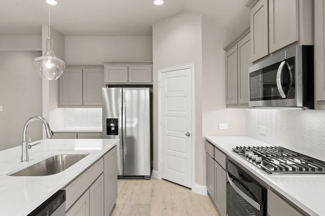 114 Emperor Oak Court, Balch Springs, TX 75181