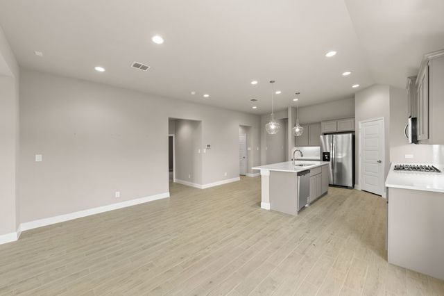 114 Emperor Oak Court, Balch Springs, TX 75181