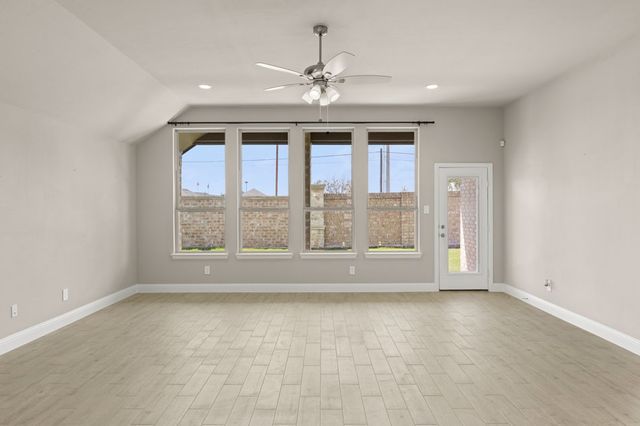 114 Emperor Oak Court, Balch Springs, TX 75181