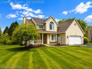 6692 Goldwin Drive, Green Oak Township, MI 48116