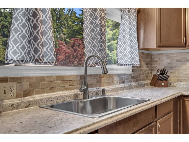 6900 Sw 195TH Ave 225, Beaverton, OR 97007