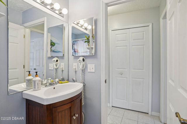 2 Queen Ann Court, Ormond Beach, FL 32174