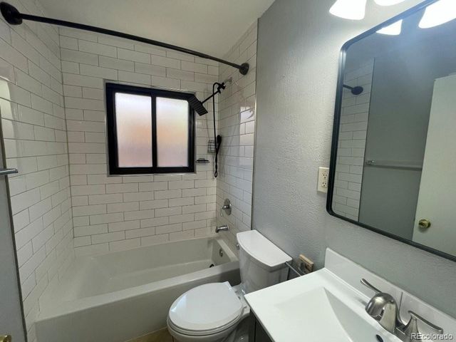 2220 Ironton Street, Aurora, CO 80014