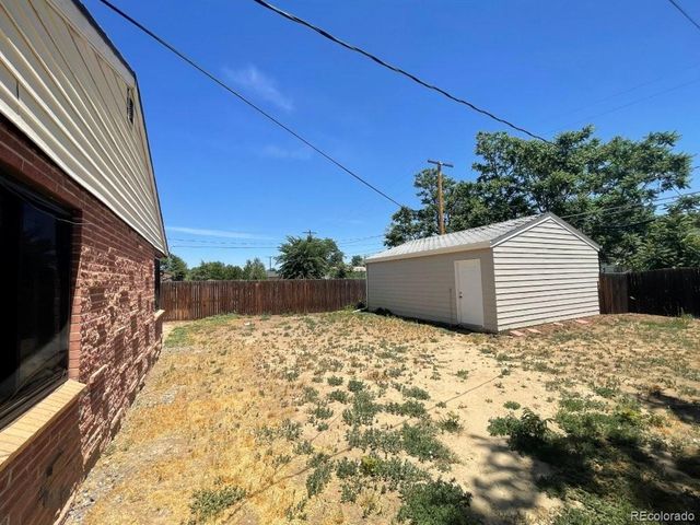 2220 Ironton Street, Aurora, CO 80014