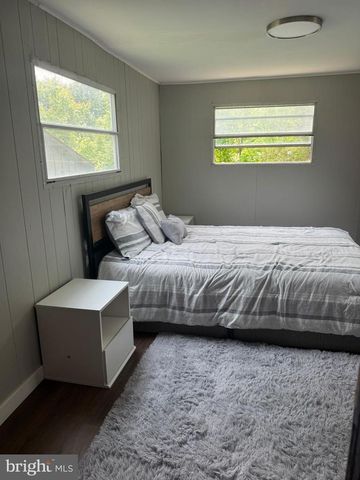 18 PARK AVE, Middletown, PA 17057