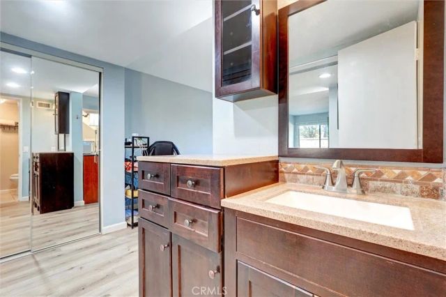 22813 Rio Clara, Valencia, CA 91354