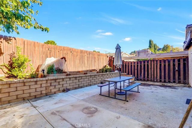 22813 Rio Clara, Valencia, CA 91354