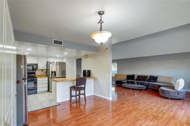 22813 Rio Clara, Valencia, CA 91354