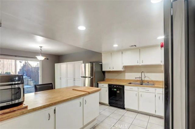 22813 Rio Clara, Valencia, CA 91354