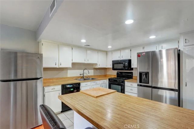 22813 Rio Clara, Valencia, CA 91354