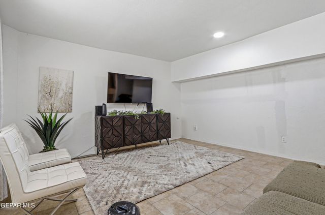 11548 JENNY Road, Socorro, TX 79927
