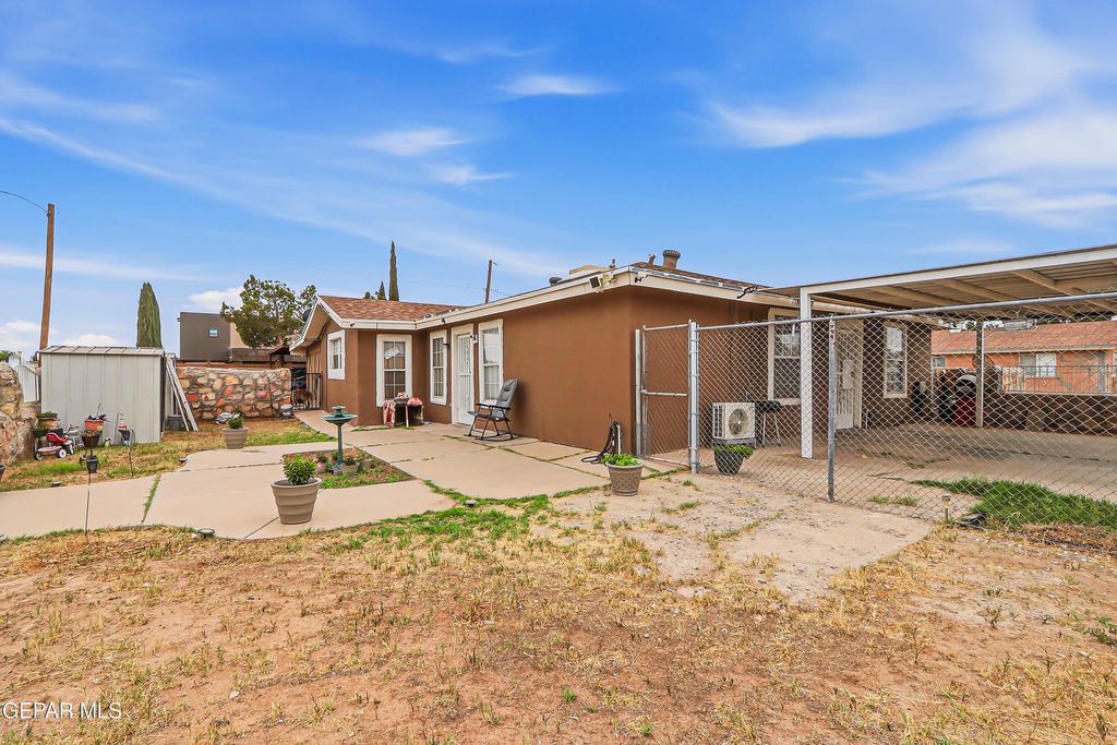 11548 JENNY Road, Socorro, TX 79927