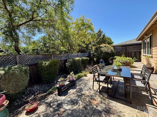 6335 Pine Valley Dr, Santa Rosa, CA 95409