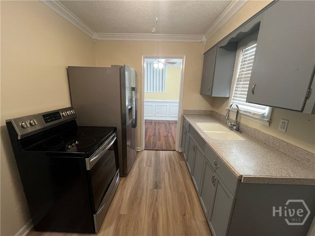 1320 E 35th Street, Savannah, GA 31404