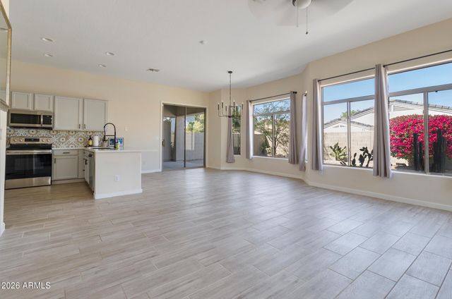 2224 E FAWN Drive, Phoenix, AZ 85042
