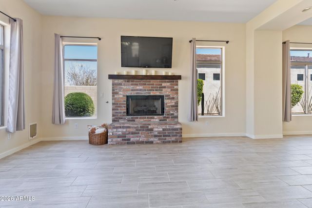 2224 E FAWN Drive, Phoenix, AZ 85042