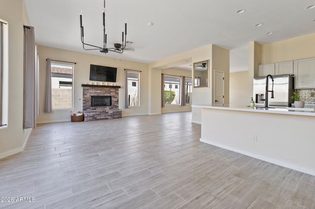 2224 E FAWN Drive, Phoenix, AZ 85042