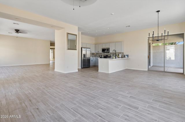 2224 E FAWN Drive, Phoenix, AZ 85042