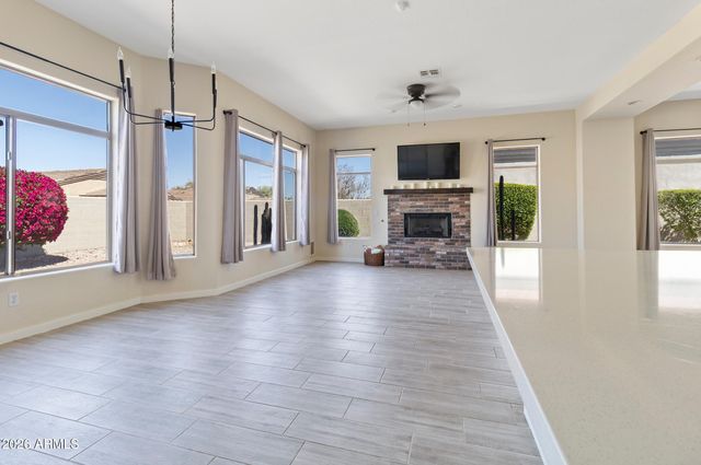 2224 E FAWN Drive, Phoenix, AZ 85042