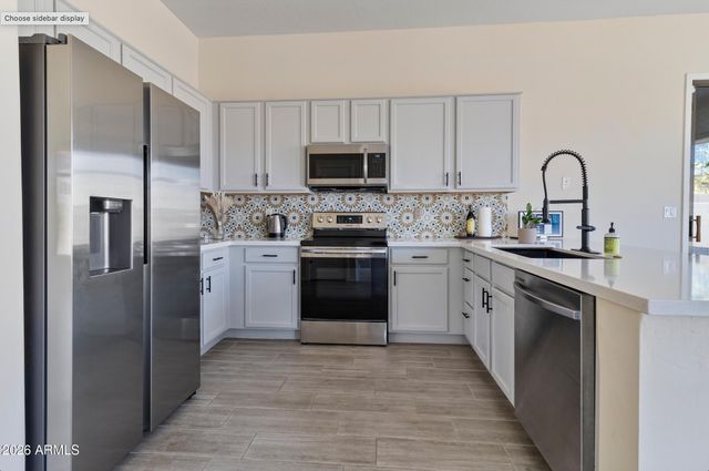 2224 E FAWN Drive, Phoenix, AZ 85042