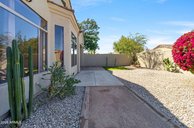 2224 E FAWN Drive, Phoenix, AZ 85042