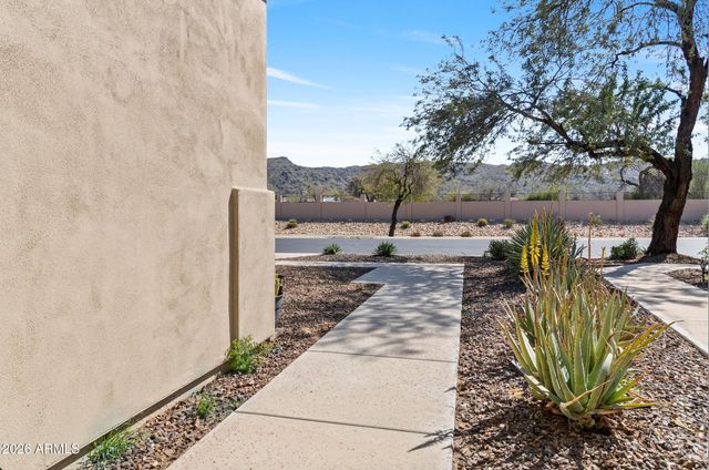 2224 E FAWN Drive, Phoenix, AZ 85042