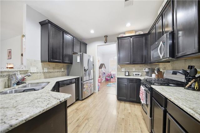 5050 Glencliff Drive, Sugar Hill, GA 30518