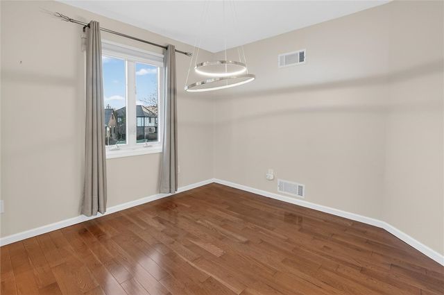 1585 Stone Mansion Dr, Franklin Park, PA 15143