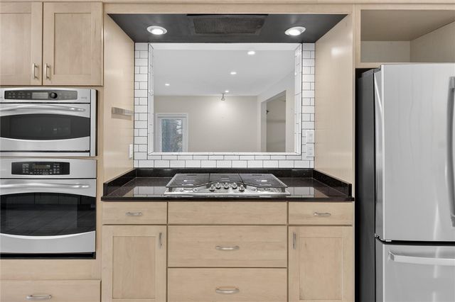 1585 Stone Mansion Dr, Franklin Park, PA 15143