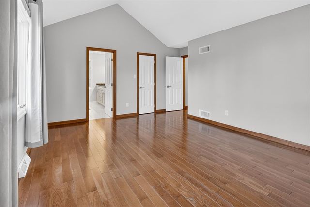 1585 Stone Mansion Dr, Franklin Park, PA 15143