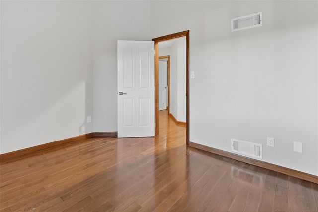 1585 Stone Mansion Dr, Franklin Park, PA 15143