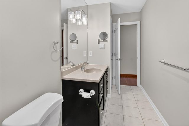 1585 Stone Mansion Dr, Franklin Park, PA 15143