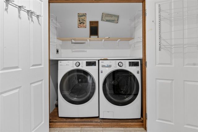 1585 Stone Mansion Dr, Franklin Park, PA 15143