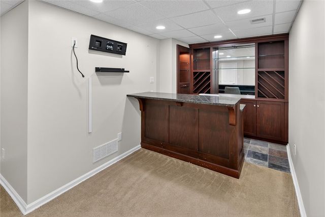 1585 Stone Mansion Dr, Franklin Park, PA 15143