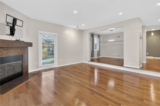 1585 Stone Mansion Dr, Franklin Park, PA 15143