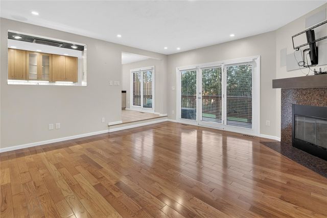 1585 Stone Mansion Dr, Franklin Park, PA 15143