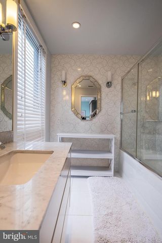 136 N 22ND ST, Philadelphia, PA 19103