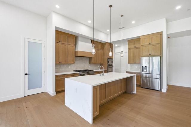 23796 Landon Evan Ln, Auburn, CA 95602