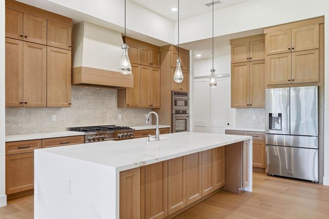 23796 Landon Evan Ln, Auburn, CA 95602