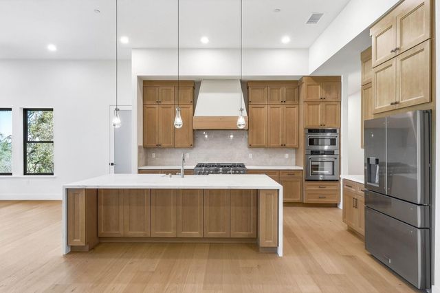 23796 Landon Evan Ln, Auburn, CA 95602