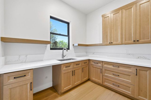 23796 Landon Evan Ln, Auburn, CA 95602