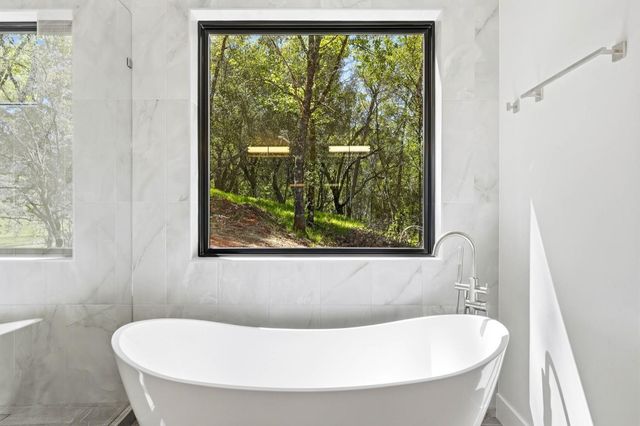 23796 Landon Evan Ln, Auburn, CA 95602