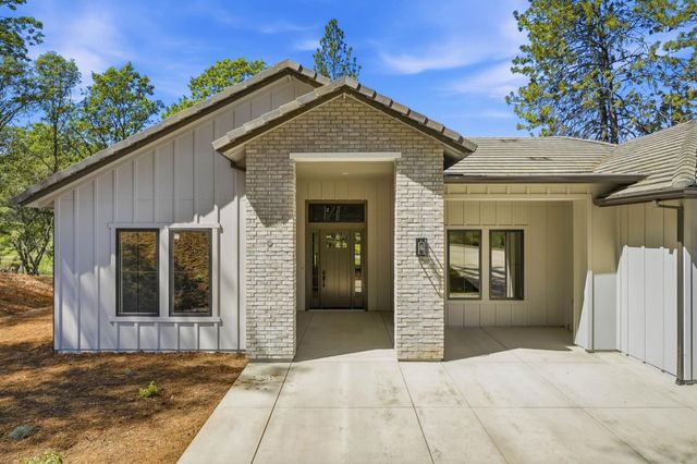 23796 Landon Evan Ln, Auburn, CA 95602