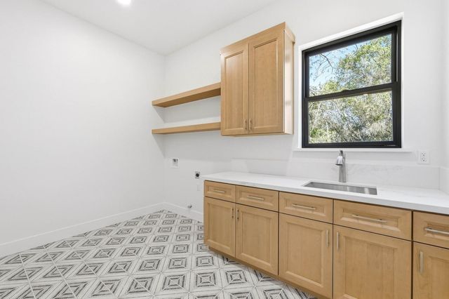 23796 Landon Evan Ln, Auburn, CA 95602