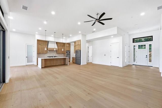 23796 Landon Evan Ln, Auburn, CA 95602