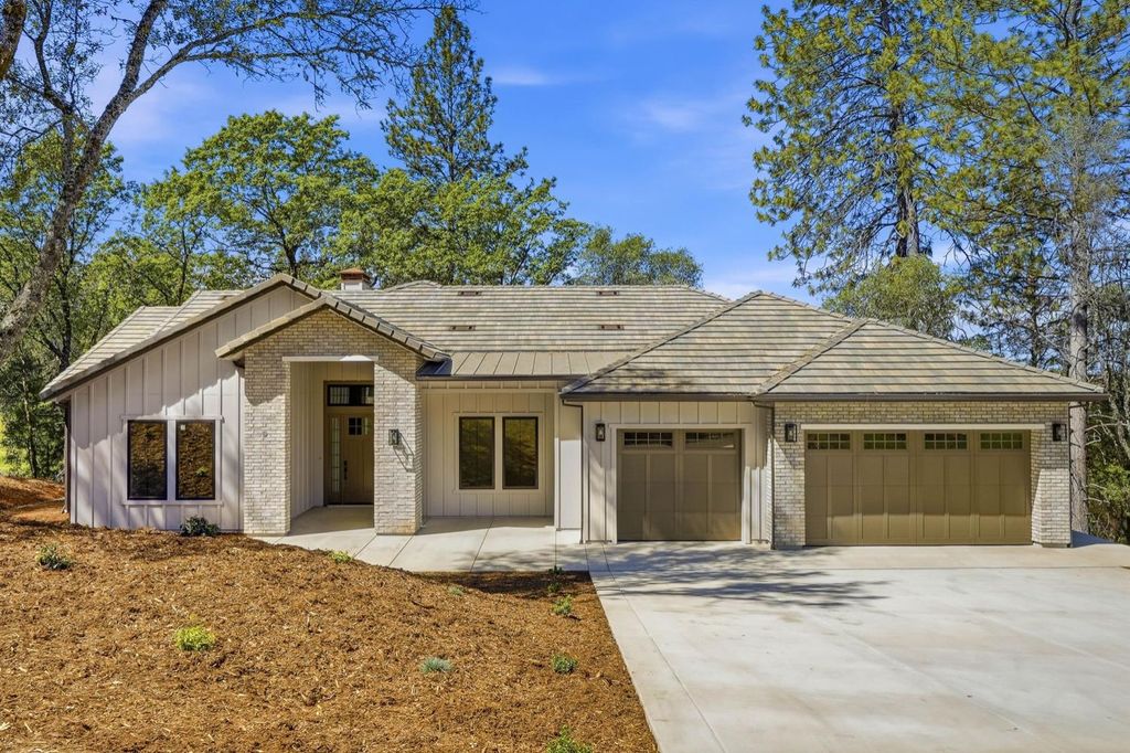 23796 Landon Evan Ln, Auburn, CA 95602